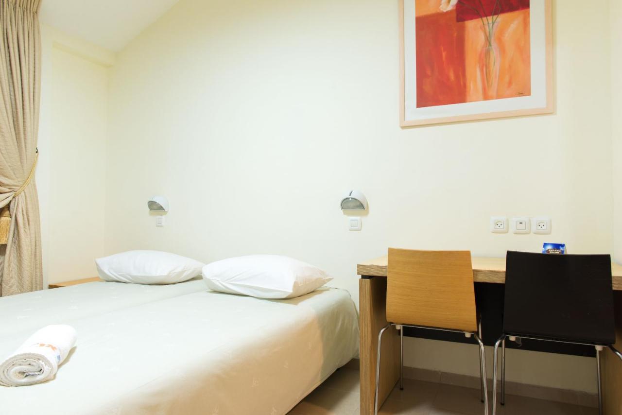 Hi - Shlomi Hostel Shelomi Exteriör bild